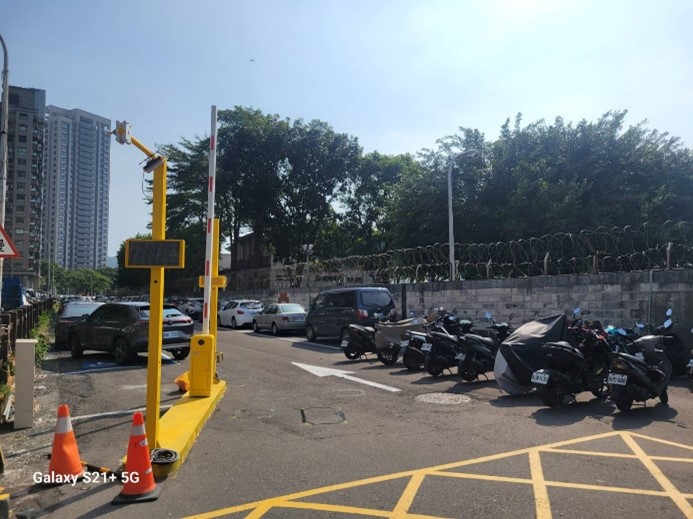 宜舍左營自勉一停車場
