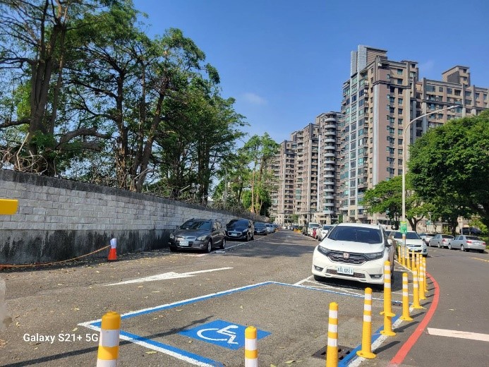 宜舍左營自勉二停車場