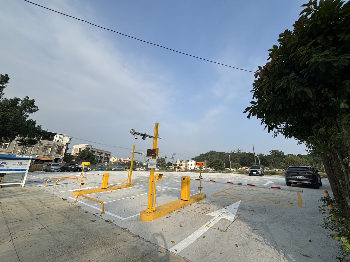 左營三角公園停車場