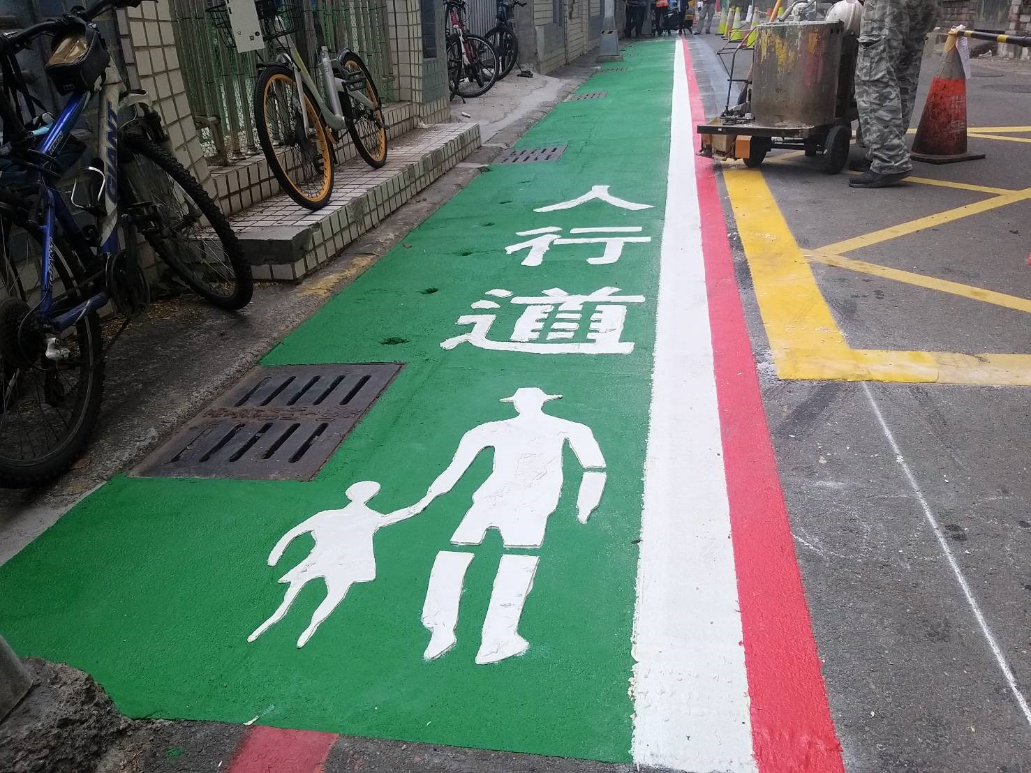 標線型人行道