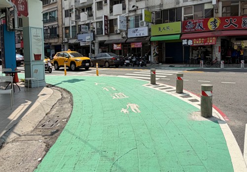 重信路、文府路阻隔設施